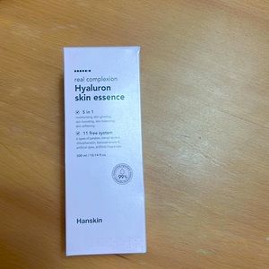 Real Complexion Hyaluron Skin Essence(new)